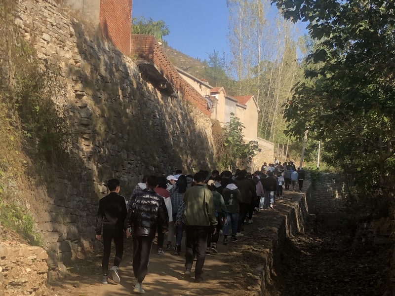 2019级环艺专业学生在淄博峨庄土泉村开展写生课程